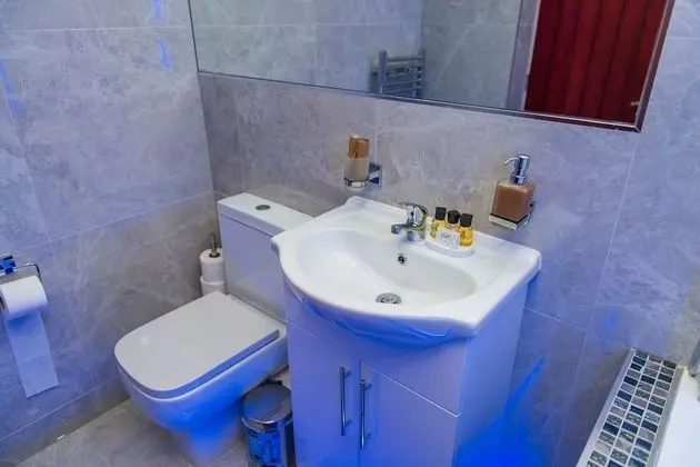 Superior Apart Daire, Banyolu/Duşlu