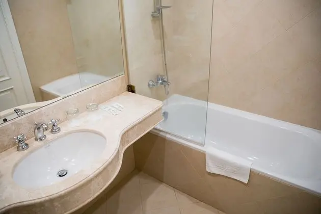 Luxury Tek Büyük Yataklı Oda