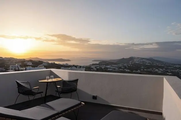 Elite Suite with Outdoor Heated Hot Tub and Sea View