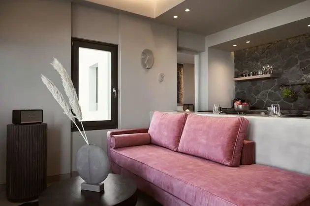 Elite Suite with Outdoor Heated Hot Tub and Sea View