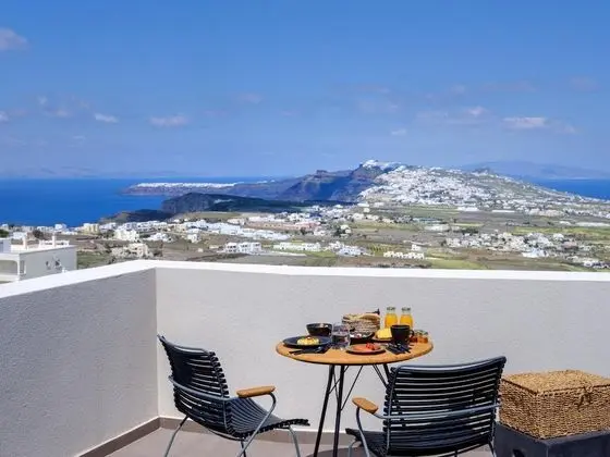 Elite Suite with Outdoor Heated Hot Tub and Sea View