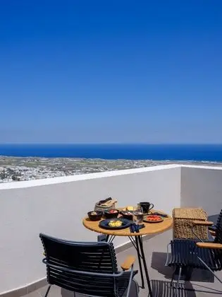 Elite Suite with Outdoor Heated Hot Tub and Sea View