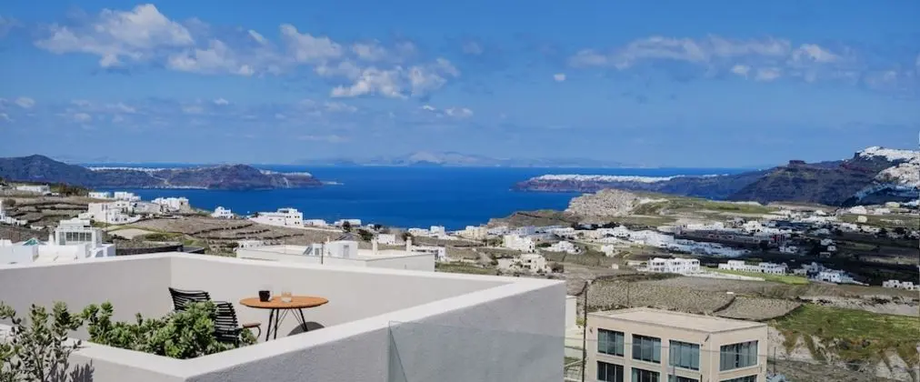 Elite Suite with Outdoor Heated Hot Tub and Sea View