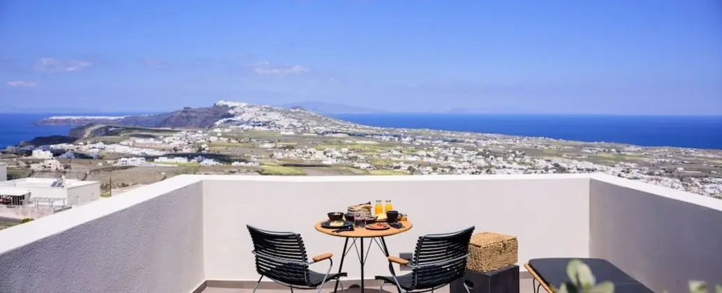 Elite Suite with Outdoor Heated Hot Tub and Sea View