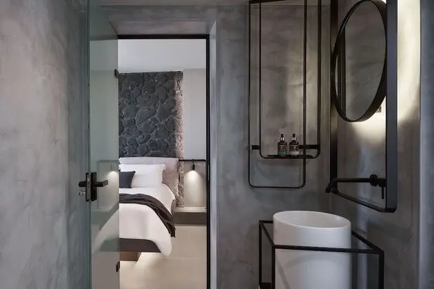 Elite Suite with Outdoor Heated Hot Tub and Sea View