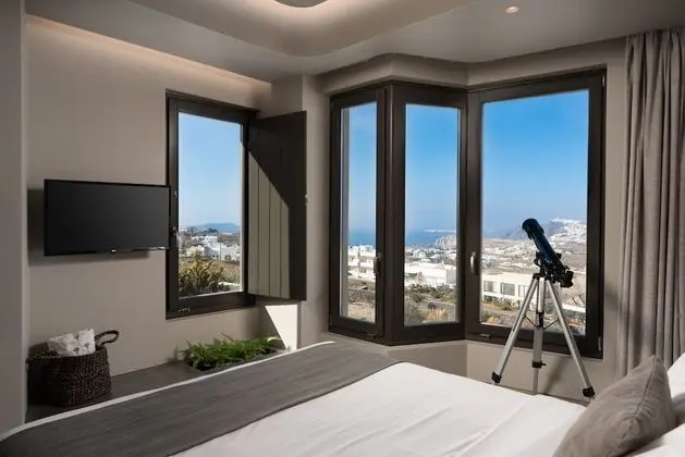 Honeymoon Suite with Private Outdoor Pool and Sea View