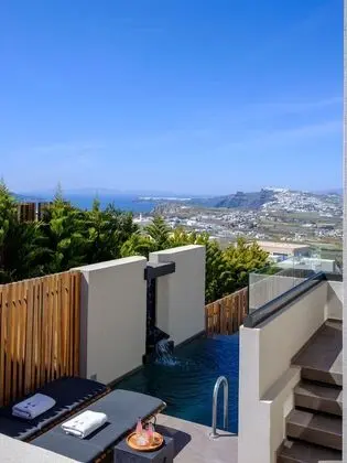 Honeymoon Suite with Private Outdoor Pool and Sea View