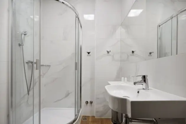 Comfort Tek Büyük veya İki Ayrı Yataklı Oda