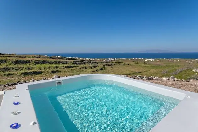 Deluxe Suite One Bedroom Sea View with Plunge Pool