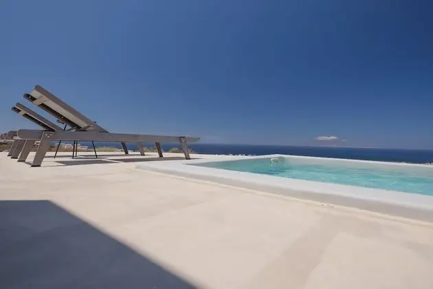 Deluxe Suite One Bedroom Sea View with Plunge Pool