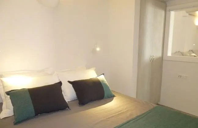 Suite Two Bedrooms Semi Basement with Private Patio