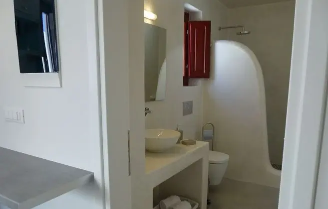 Suite Two Bedrooms Semi Basement with Private Patio