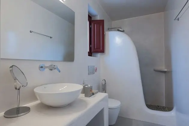 Suite Two Bedrooms Semi Basement with Private Patio
