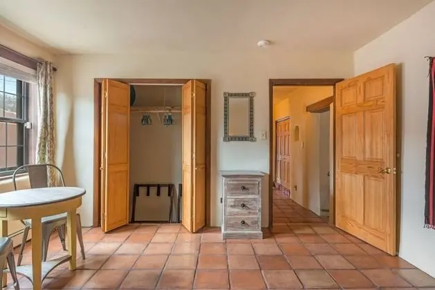 Ev (Apodaca - Spacious East Side Home wit)