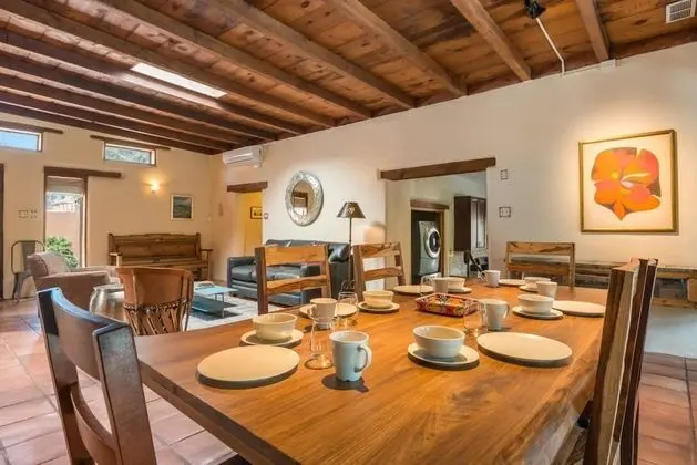 Ev (Apodaca - Spacious East Side Home wit)