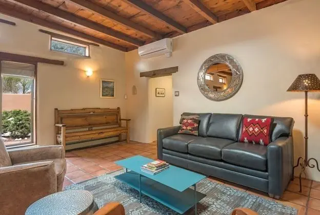 Ev (Apodaca - Spacious East Side Home wit)