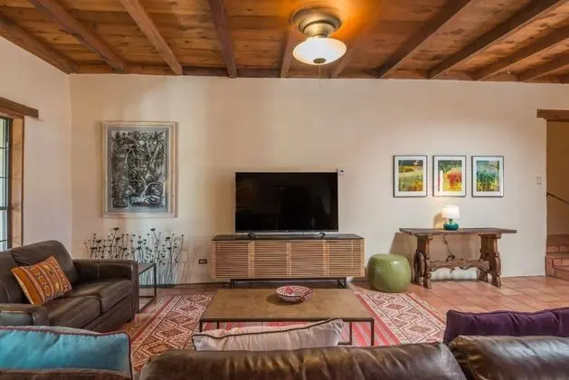 Ev (Apodaca - Spacious East Side Home wit)