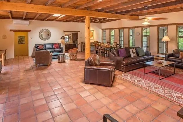 Ev (Apodaca - Spacious East Side Home wit)