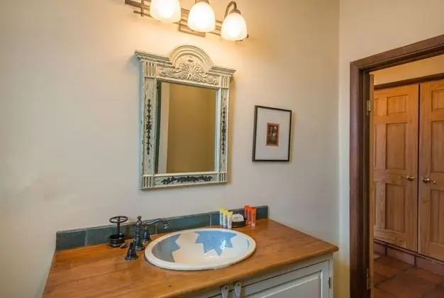 Ev (Apodaca - Spacious East Side Home wit)