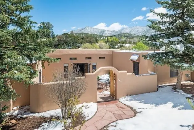 Ev (Apodaca - Spacious East Side Home wit)