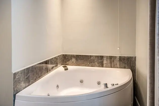 Deluxe Tek Büyük Yataklı Oda, Jakuzi