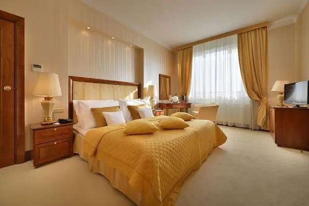 Deluxe Süit, 1 Yatak Odası, Teras, Şehir Manzaralı (Including daily refilled free minibar)