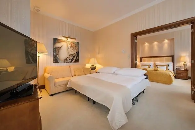 Deluxe Süit, 1 Yatak Odası, Teras, Şehir Manzaralı (Including daily refilled free minibar)