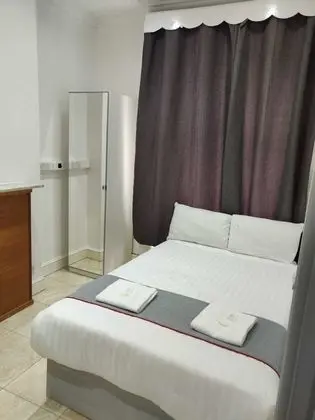 Basic Tek Büyük Yataklı Oda
