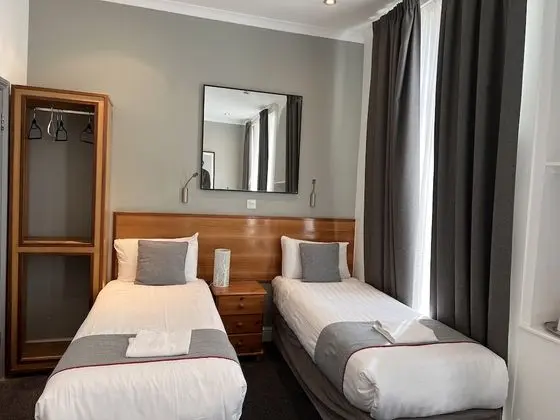 Deluxe Dört Kişilik Oda