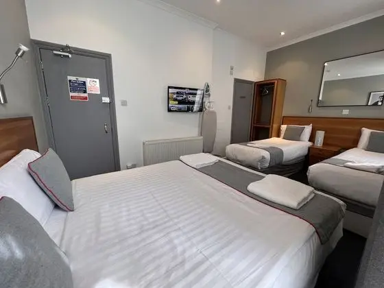 Deluxe Dört Kişilik Oda