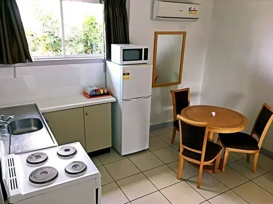 Standard Oda, Sigara İçilmez, Küçük Mutfak (2 RMs selfcontained unitA)