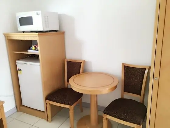 Standard Oda, Sigara İçilmez (Queen & single)