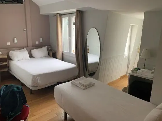 Üç Kişilik Oda