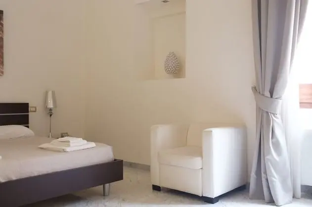 Apart Daire, 2 Yatak Odası, Küçük Mutfak