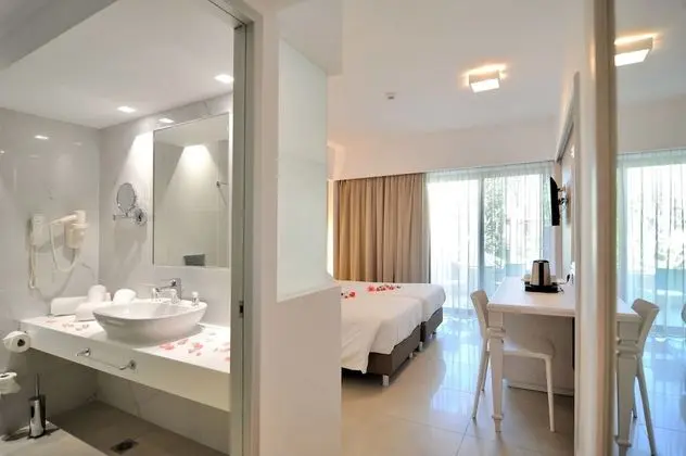 Deluxe Tek Büyük Yataklı Oda, Bahçe Manzaralı