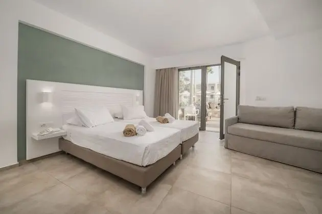 Deluxe Tek Büyük Yataklı Oda, Teras, Bahçe Manzaralı