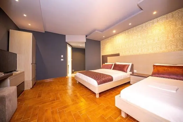 Superior Üç Kişilik Oda, Balkon, Kısmi Deniz Manzaralı