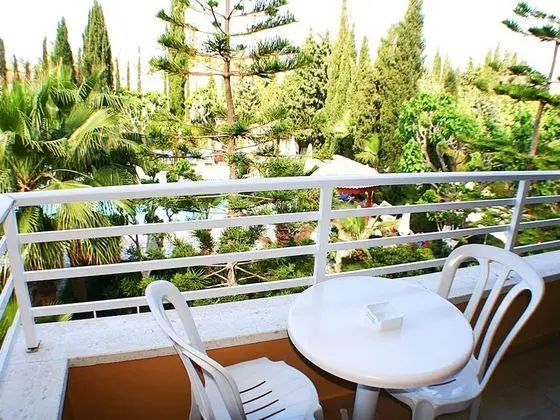 Superior Stüdyo, Balkon