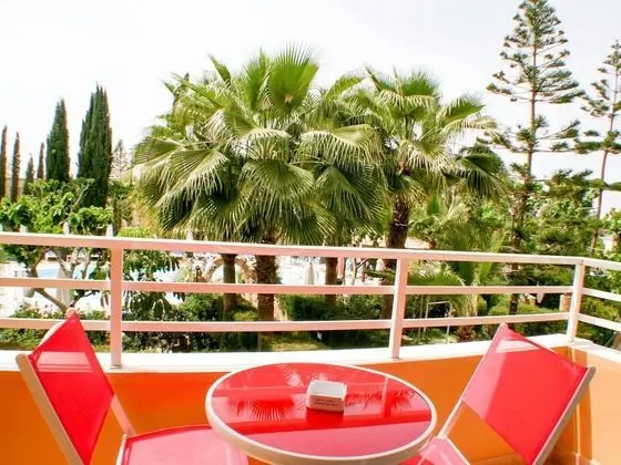 Superior Stüdyo, Balkon