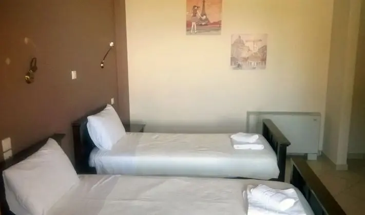 Deluxe Tek Büyük veya İki Ayrı Yataklı Oda, Balkon, Havuz Manzaralı
