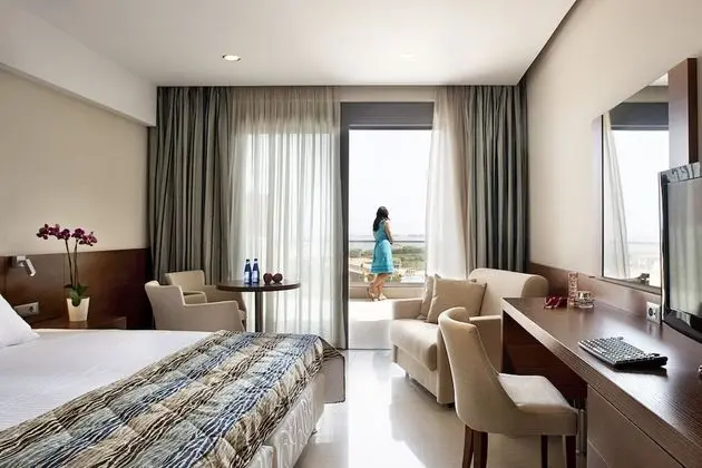 Deluxe Tek Büyük Yataklı Oda, Bahçe Manzaralı