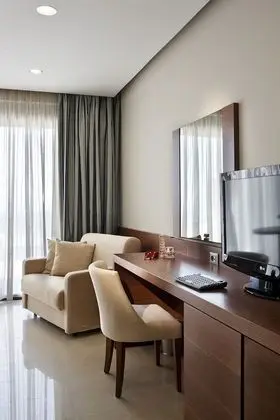 Deluxe Tek Büyük Yataklı Oda, Bahçe Manzaralı
