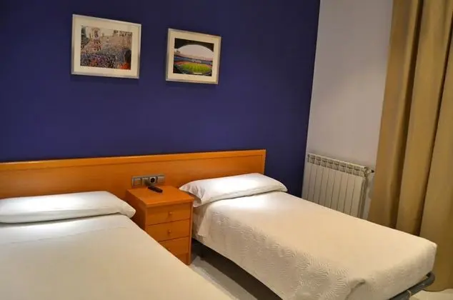 İki Ayrı Yataklı Oda, Ortak Banyo