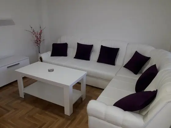 Comfort Apart Daire, Bahçe Manzaralı