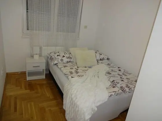 Family Apart Daire, Bahçe Manzaralı