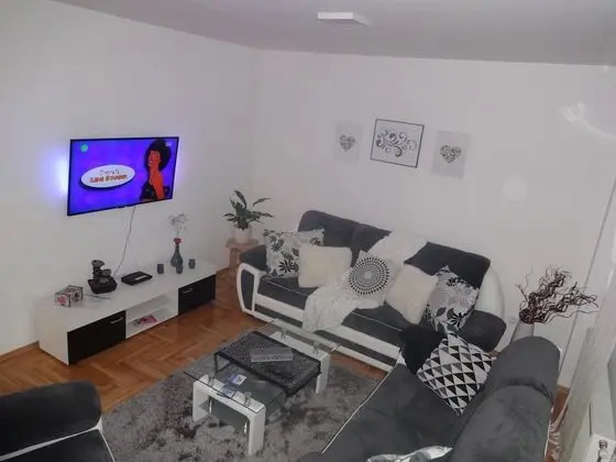 Family Apart Daire, Bahçe Manzaralı