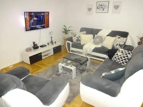 Family Apart Daire, Bahçe Manzaralı