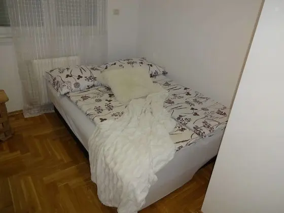 Family Apart Daire, Bahçe Manzaralı