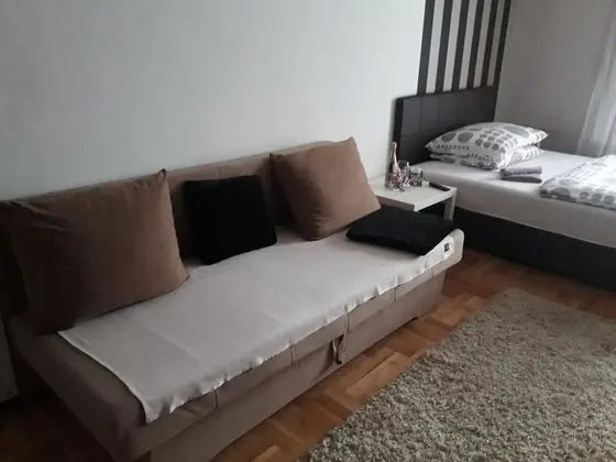 Stüdyo, Bahçe Manzaralı