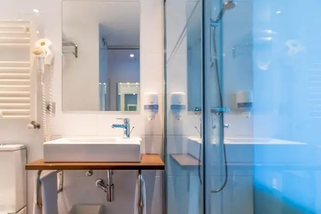 Economy Tek Büyük Yataklı Oda